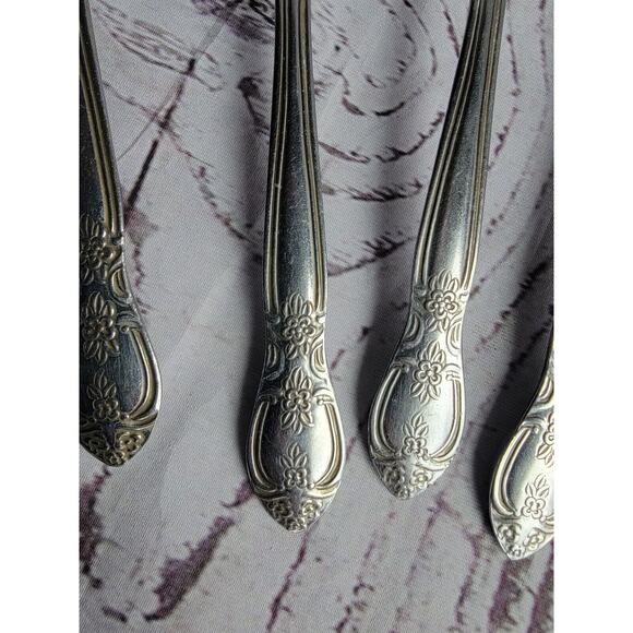 Rogers stainless floral flatware silverware set of 8 spoons 2 sizes - Picture 7 of 8